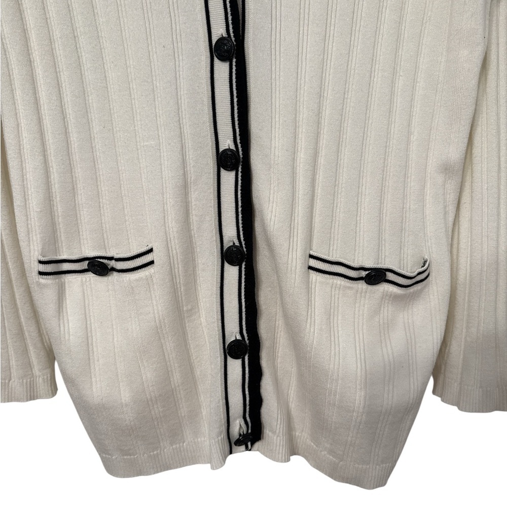 Liz Claiborne Women's Cardigan with Black Trim - Picture 6 of 7